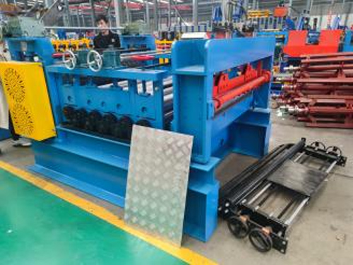 Details of Embossing Sheet Machine