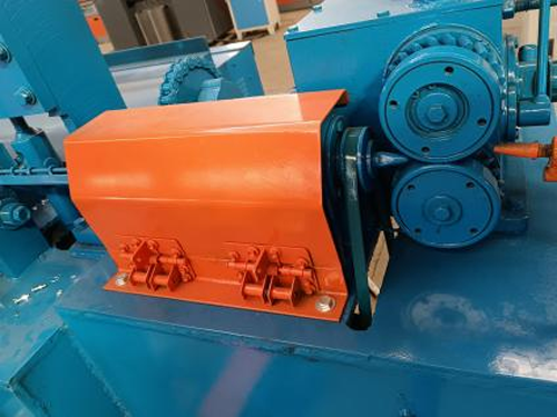 Details of Welded Roll Wire Mesh Making Machine